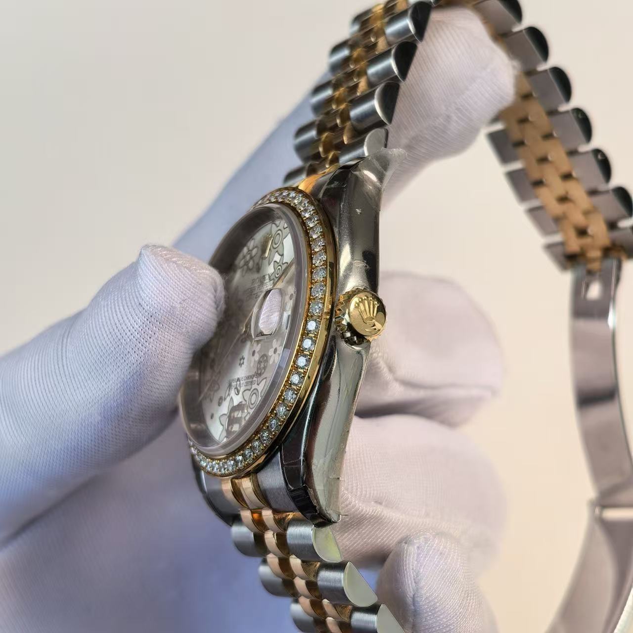 ✦ 劳力士 Rolex 日志型 36毫米 黄金钢 原厂镶钻外圈 繁花表盘 116243 (带保卡收据)