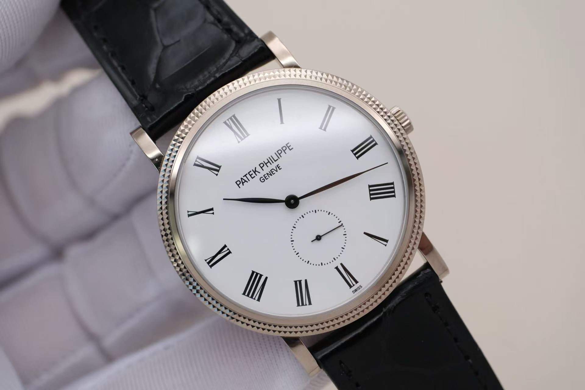 ✦ 百达翡丽 Patek Philippe 古典表系列 Calatrava 36毫米 18K白金 巴黎钉纹 5119G-001 (2012年大全套)