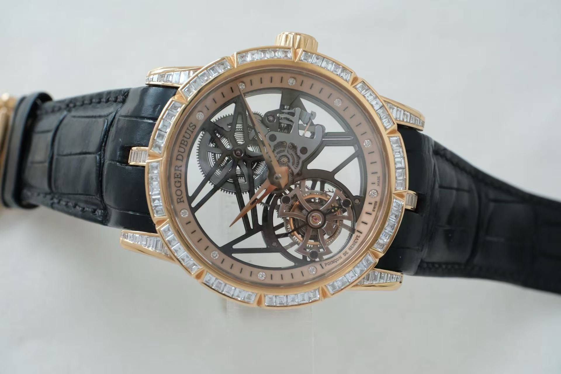 ✦ Roger Dubuis Regal Series 42mm 18K Rose Gold Diamond-set Tourbillon RDDBEX0418