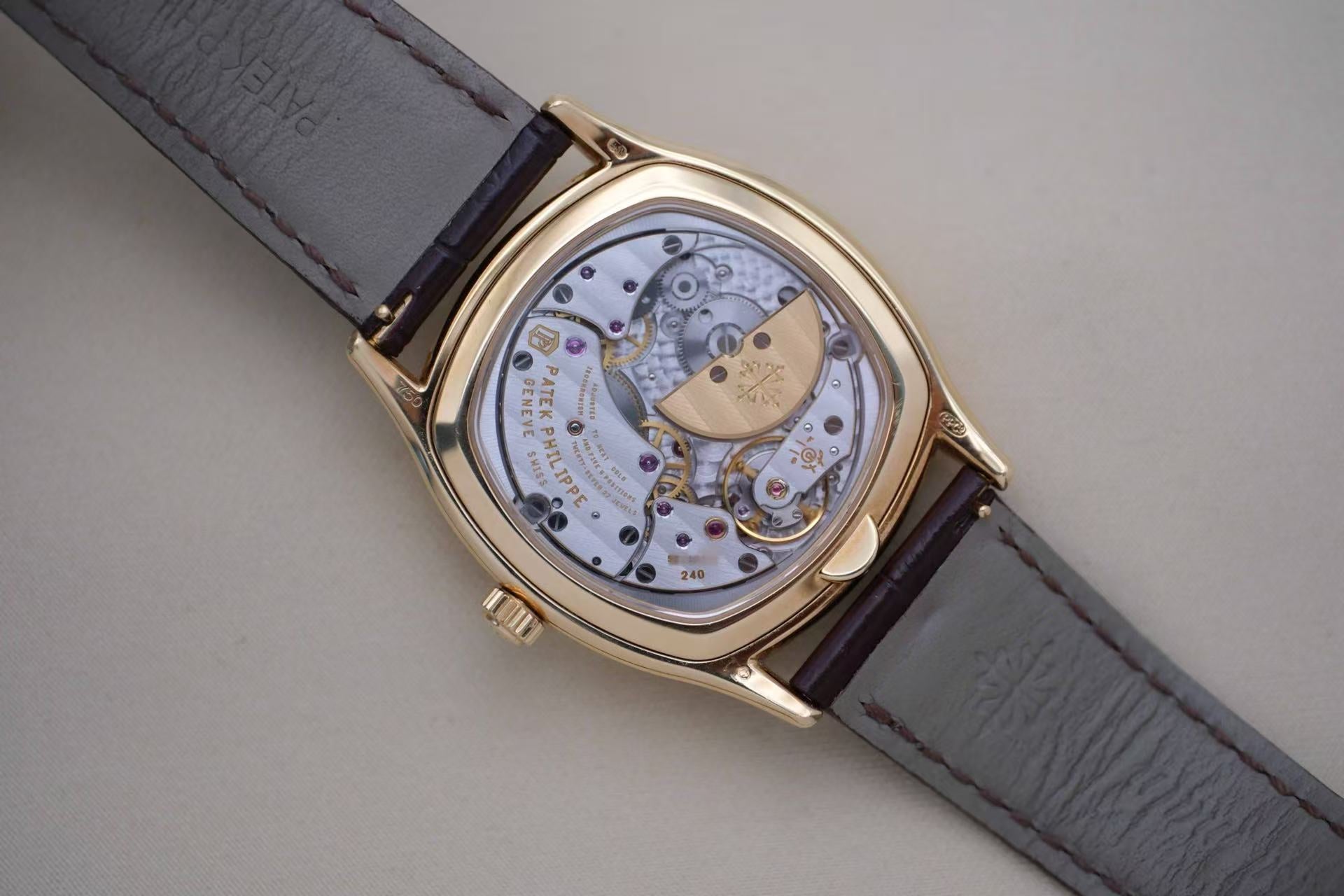 ✦ Patek Philippe Grand Complications Timepiece, 37 x 44.6 mm, 18K Gold Perpetual Calendar 5940J-001