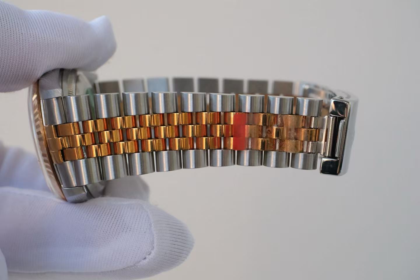 ✦ Rolex Datejust 36mm 18K Two-Tone Gold Anniversary Dial 16233 (T-series/Unused Stock)
