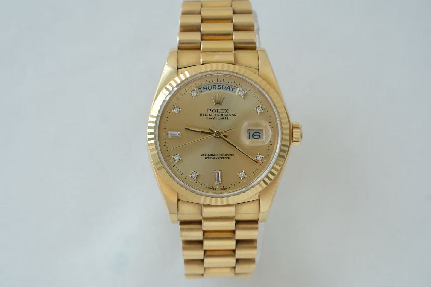 ✦ 劳力士 Rolex 星期日历型 36毫米 18K黄金 香槟盘钻刻 18038 (极佳状态/22节)