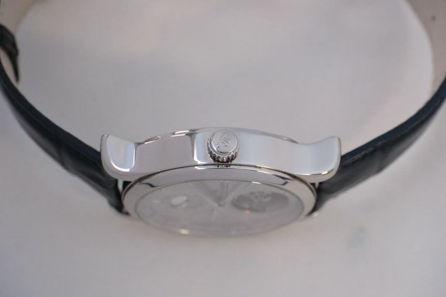 ✦ Jaeger-LeCoultre Master Collection 41.5mm 18K White Gold Standard Pointer Tourbillon Q1653440 (Excellent Condition)