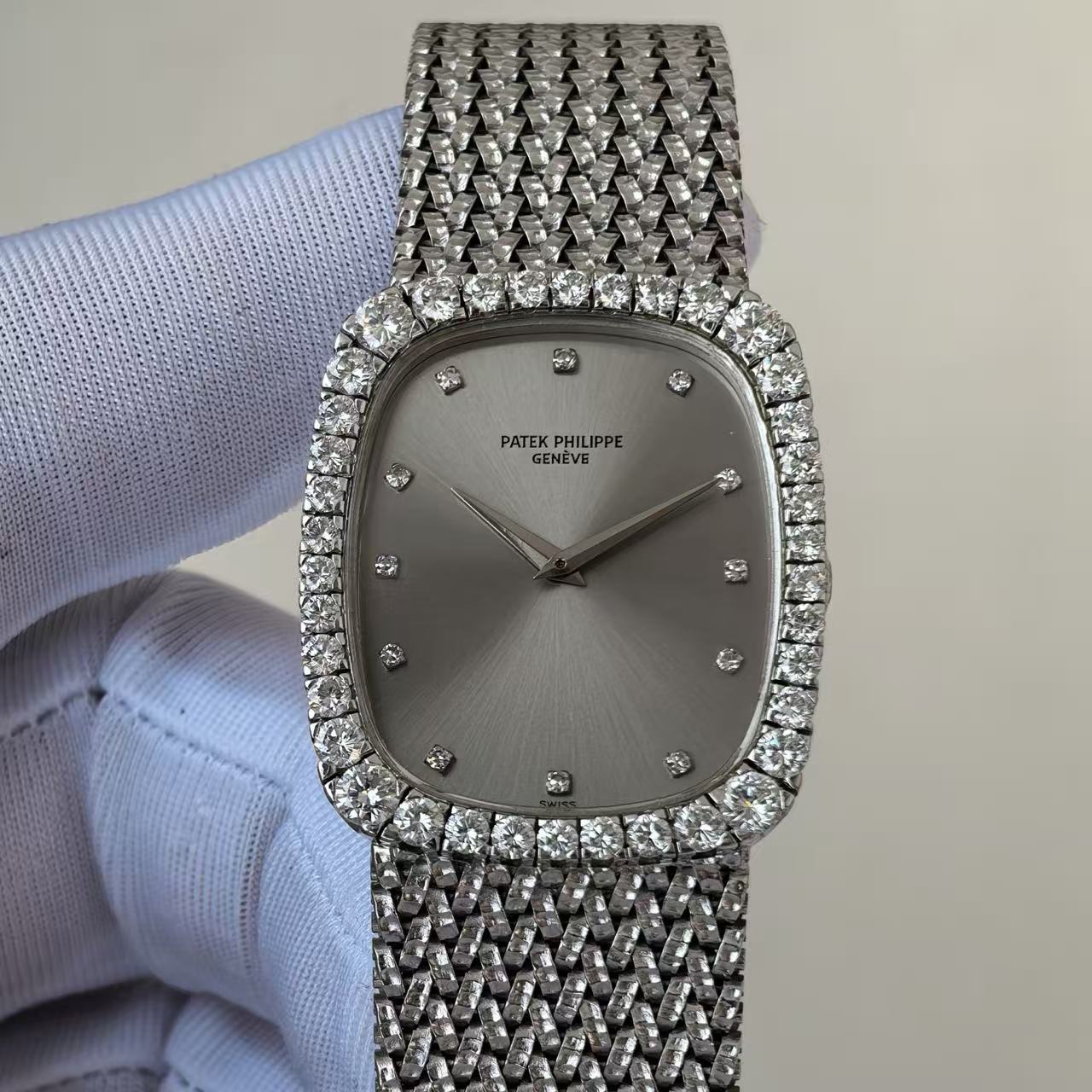 ✦ Patek Philippe 3617 Vintage 18K White Gold Bezel with Original Diamond-Set Hammered Bracelet (Unique Collector's Item/Total Weight 90.8g)