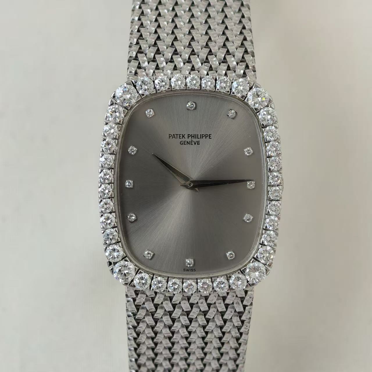 ✦ Patek Philippe 3617 Vintage 18K White Gold Bezel with Original Diamond-Set Hammered Bracelet (Unique Collector's Item/Total Weight 90.8g)
