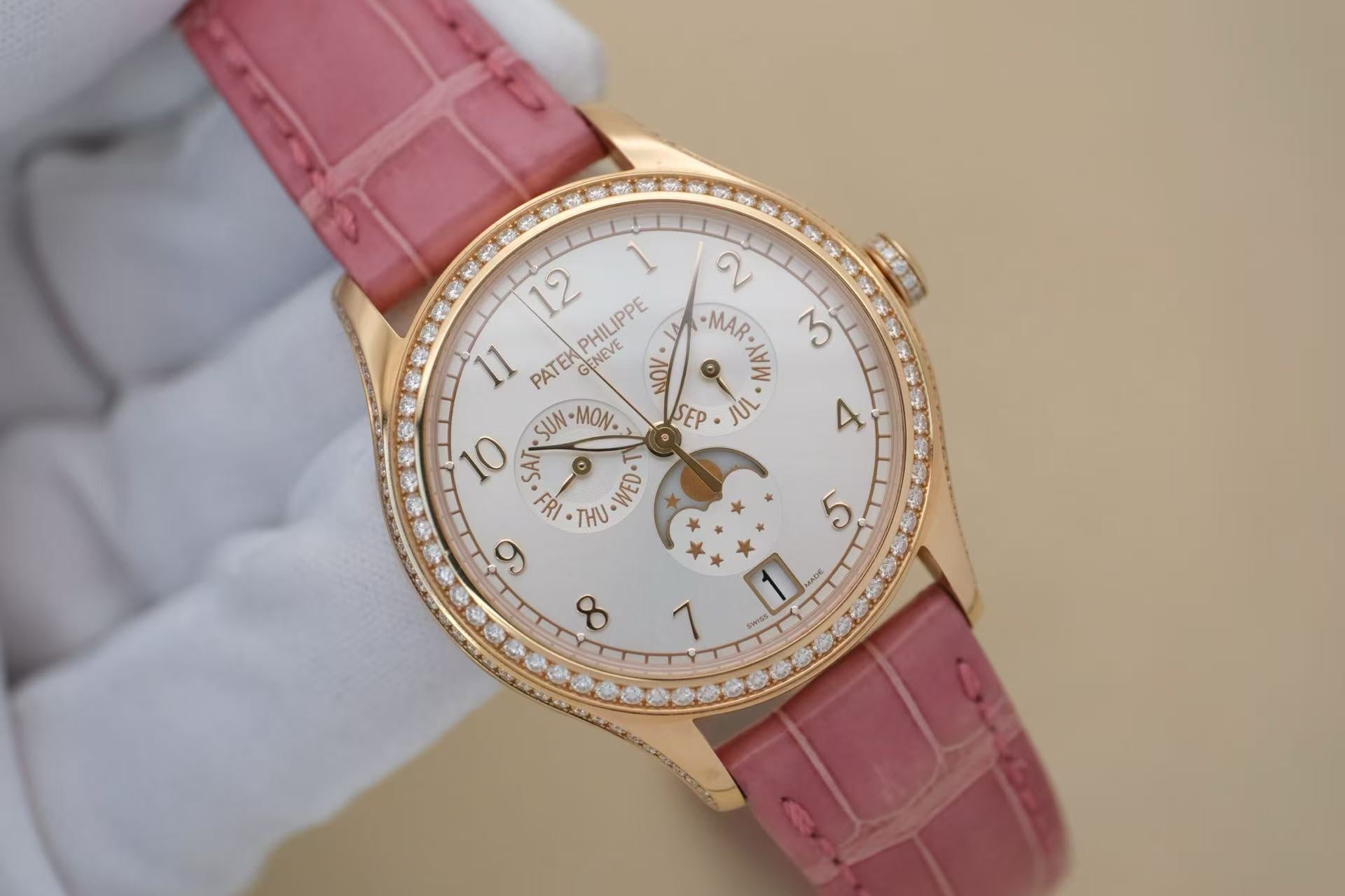 ✦ Patek Philippe Complications Timepiece 38mm 18K Rose Gold Diamond-Set Annual Calendar 4947R-001 (71 series)