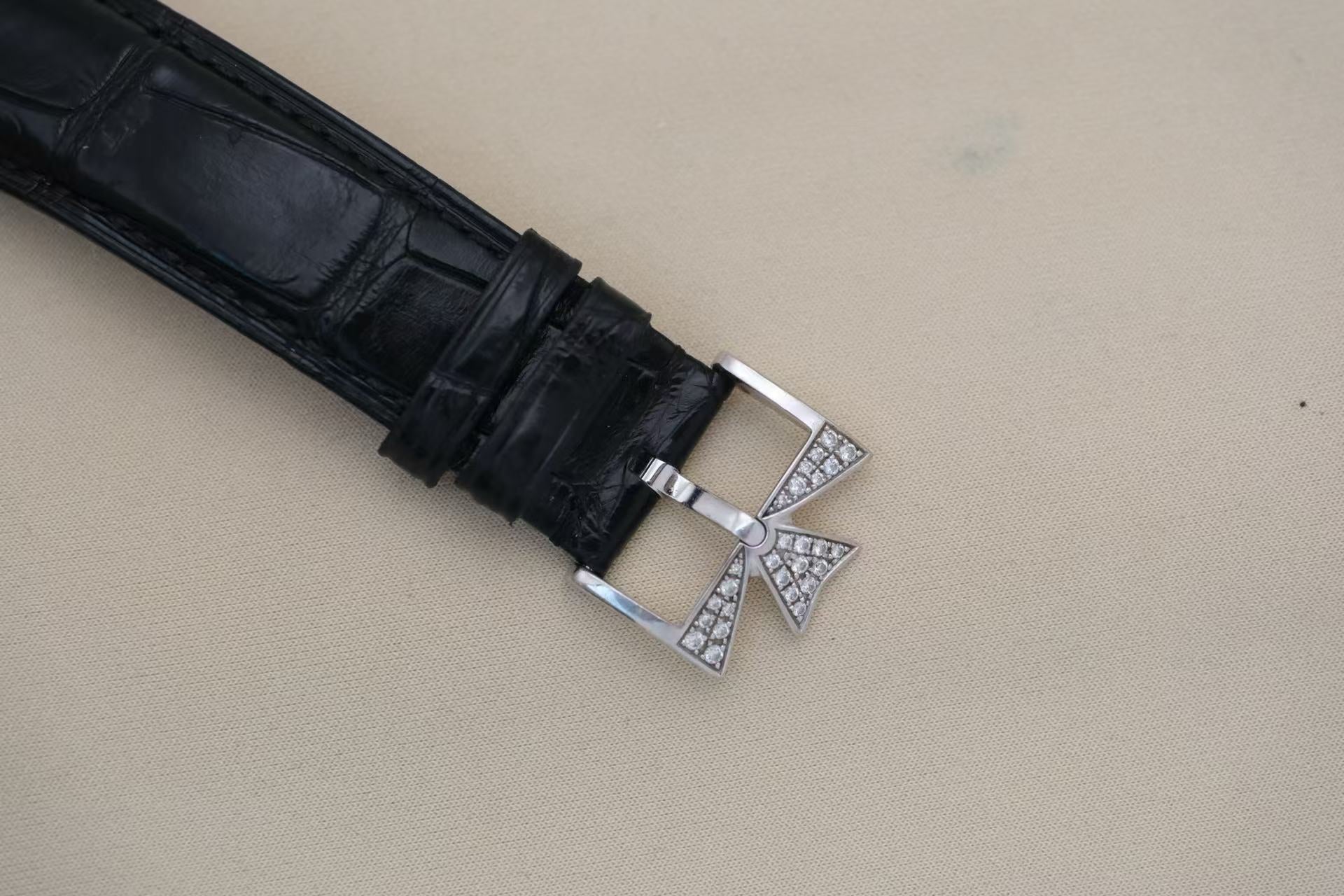 ✦ Vacheron Constantin Patrimony Collection 38mm 18K White Gold Dial with Pavé Diamonds 81579/000G-9274 (Premium Quality, In Stock/Watch Only)