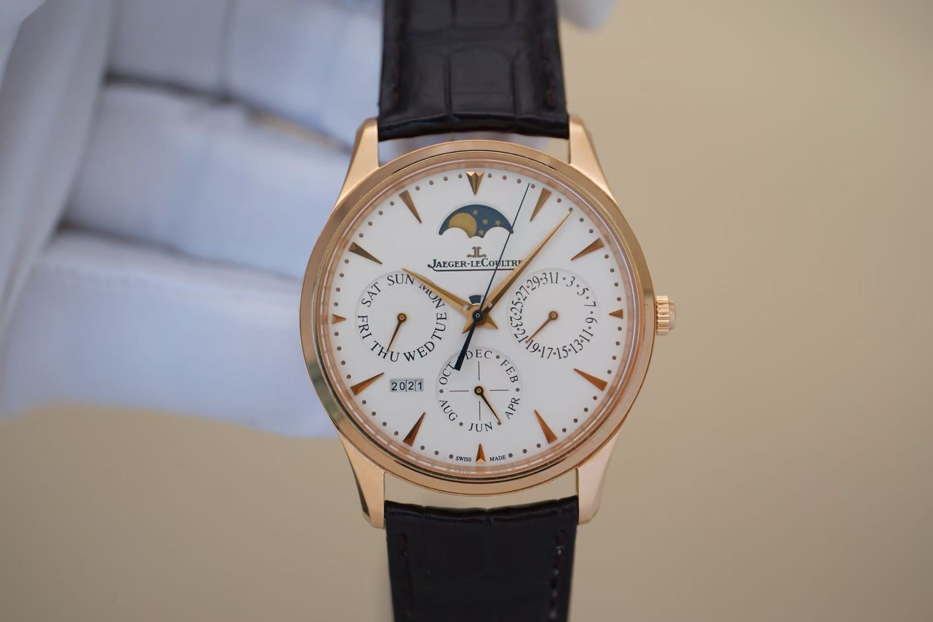 ✦ Jaeger-LeCoultre Master Ultra Thin 39mm 18K Rose Gold Annual Calendar Moon Phase Watch Q1302520 (Official 8-Year Extended Warranty/Watch Only, 2020)