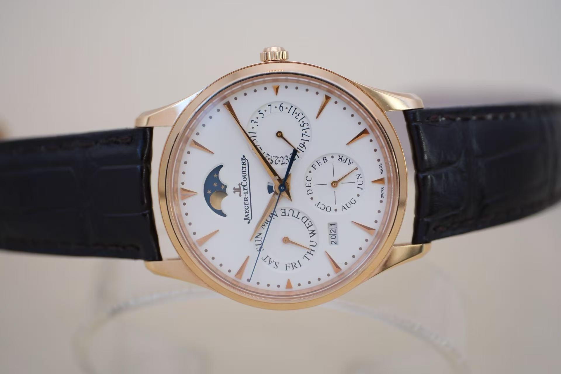 ✦ Jaeger-LeCoultre Master Ultra Thin 39mm 18K Rose Gold Annual Calendar Moon Phase Watch Q1302520 (Official 8-Year Extended Warranty/Watch Only, 2020)