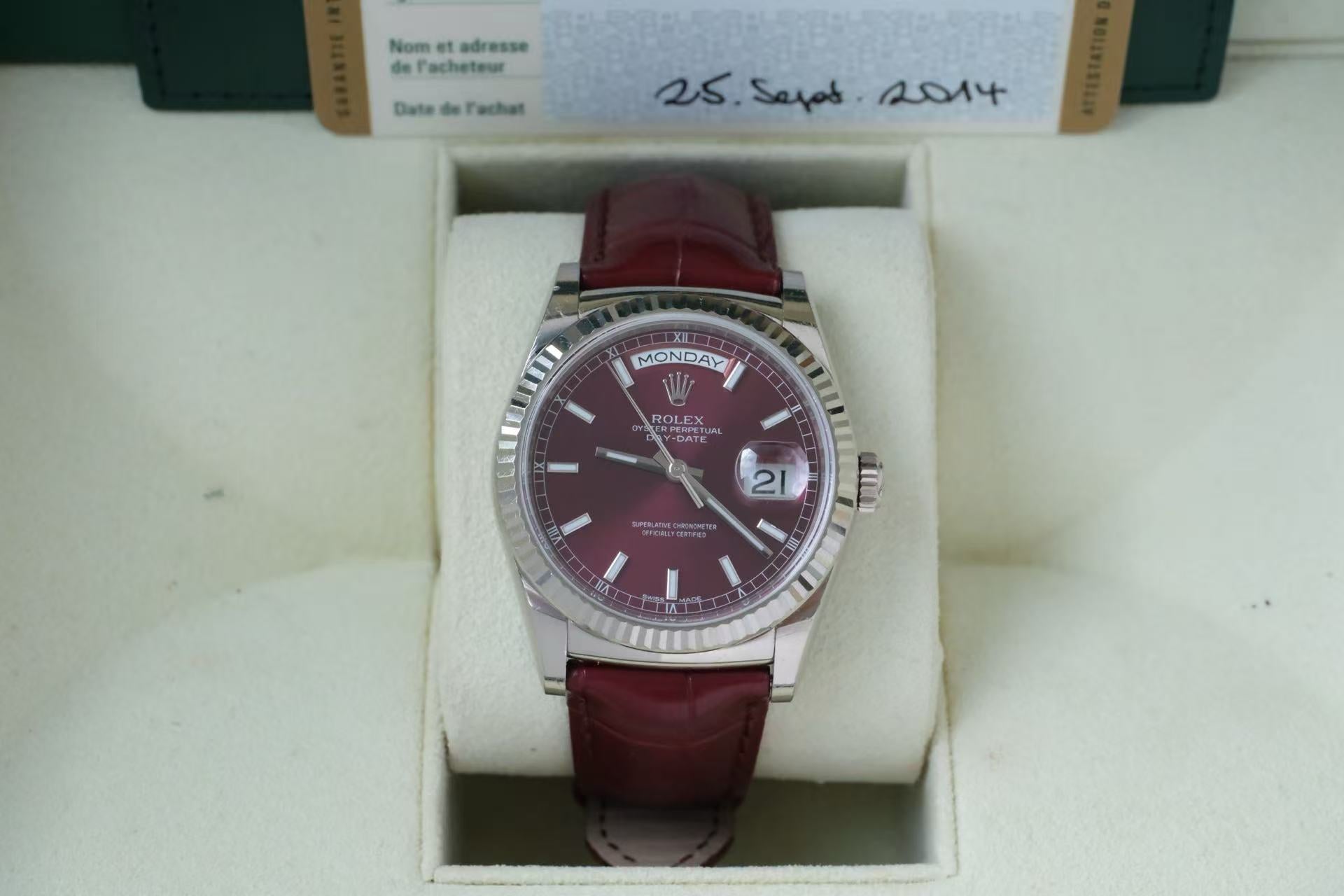 ✦ 劳力士 Rolex 星期日历型 Day-Date 36毫米 18K白金 樱桃红盘 118139 (2014年全套现货)