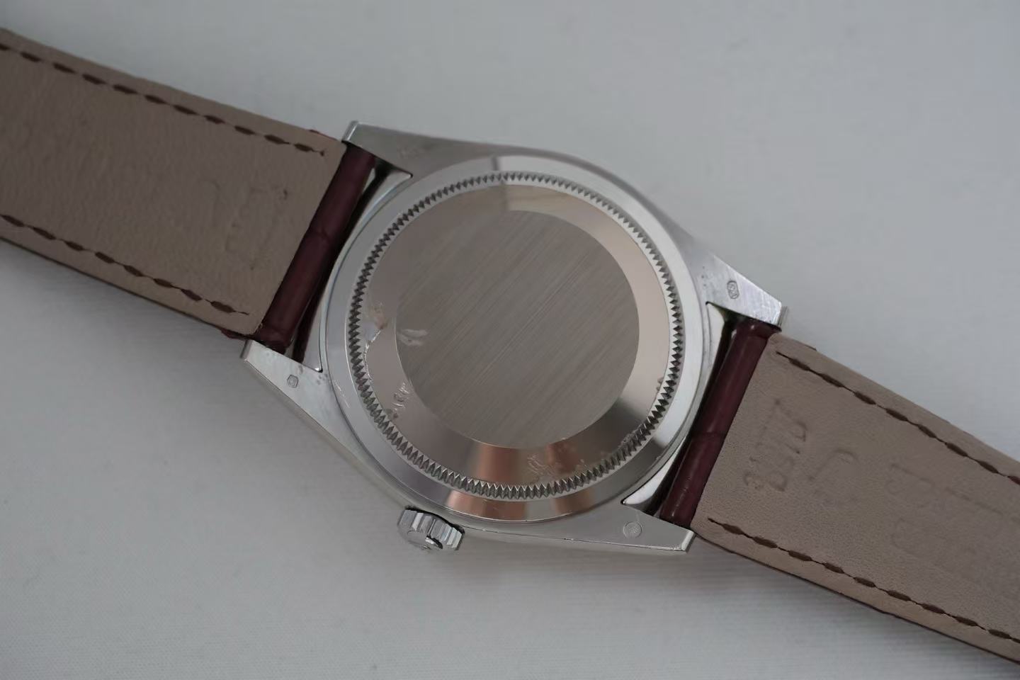 ✦ 劳力士 Rolex 星期日历型 Day-Date 36毫米 18K白金 樱桃红盘 118139 (2014年全套现货)