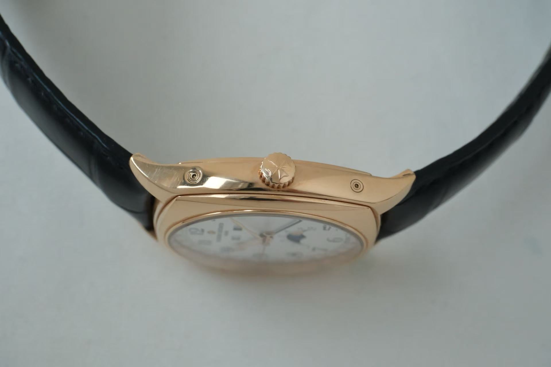 ✦ Vacheron Constantin Harmony Collection 18K Rose Gold Moon Phase Full Calendar 4000S/000R-B123 (Cushion-Shaped Art/In Stock)