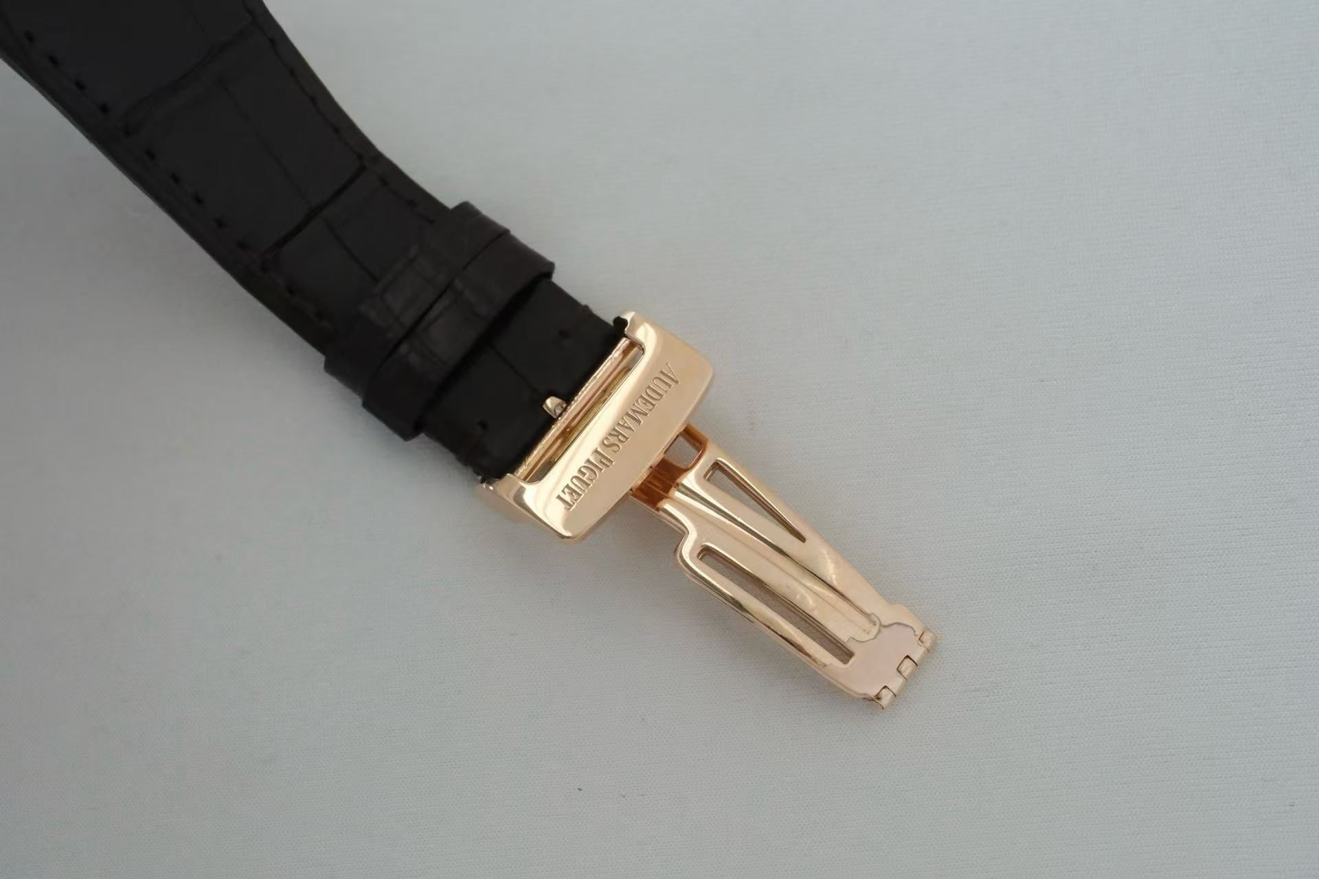 ✦ Audemars Piguet Royal Oak Series 39mm 18K Rose Gold Automatic Mechanical 15300OR.OO.D002CR.01 (Gold Standard Size/In Stock)