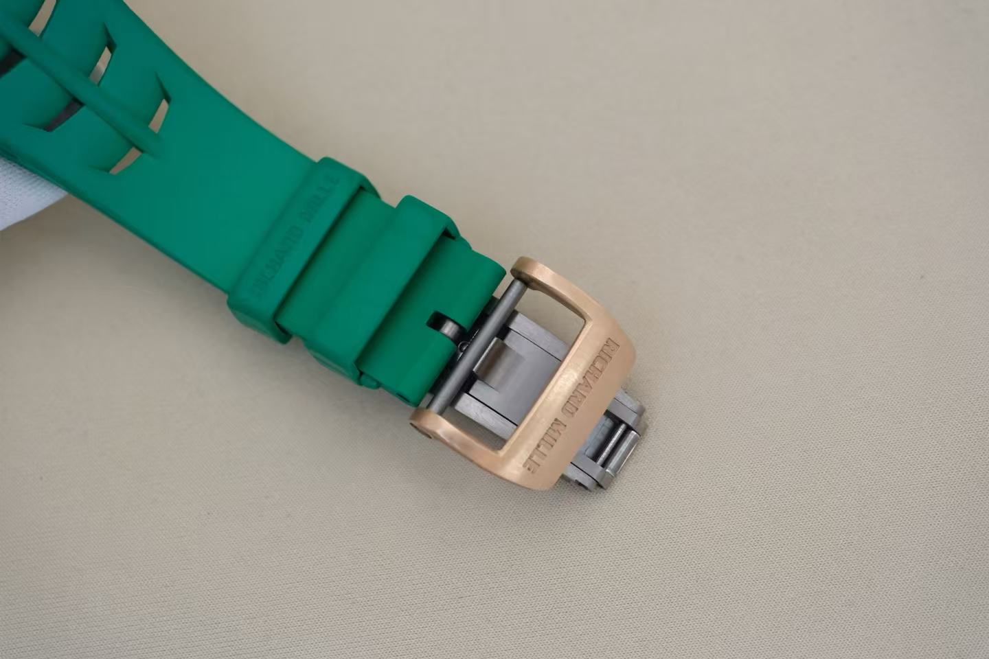 ✦ Richard Mille RM011 RG Macau Limited Edition 18K Rose Gold Rough Diamond (Limited to 30 pieces worldwide / Dual Certificates issued in 2016)