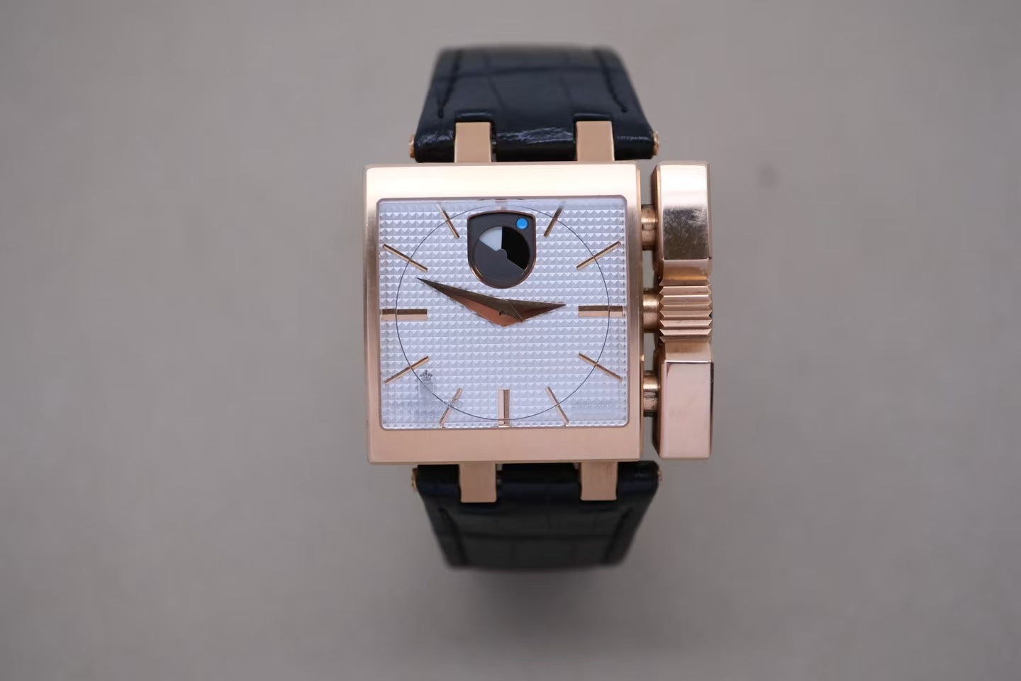 ✦ De GRISOGONO Swiss Independent Watch 45mm 18K Rose Gold Concealed Power Reserve Moon Phase Automatic Mechanical Watch