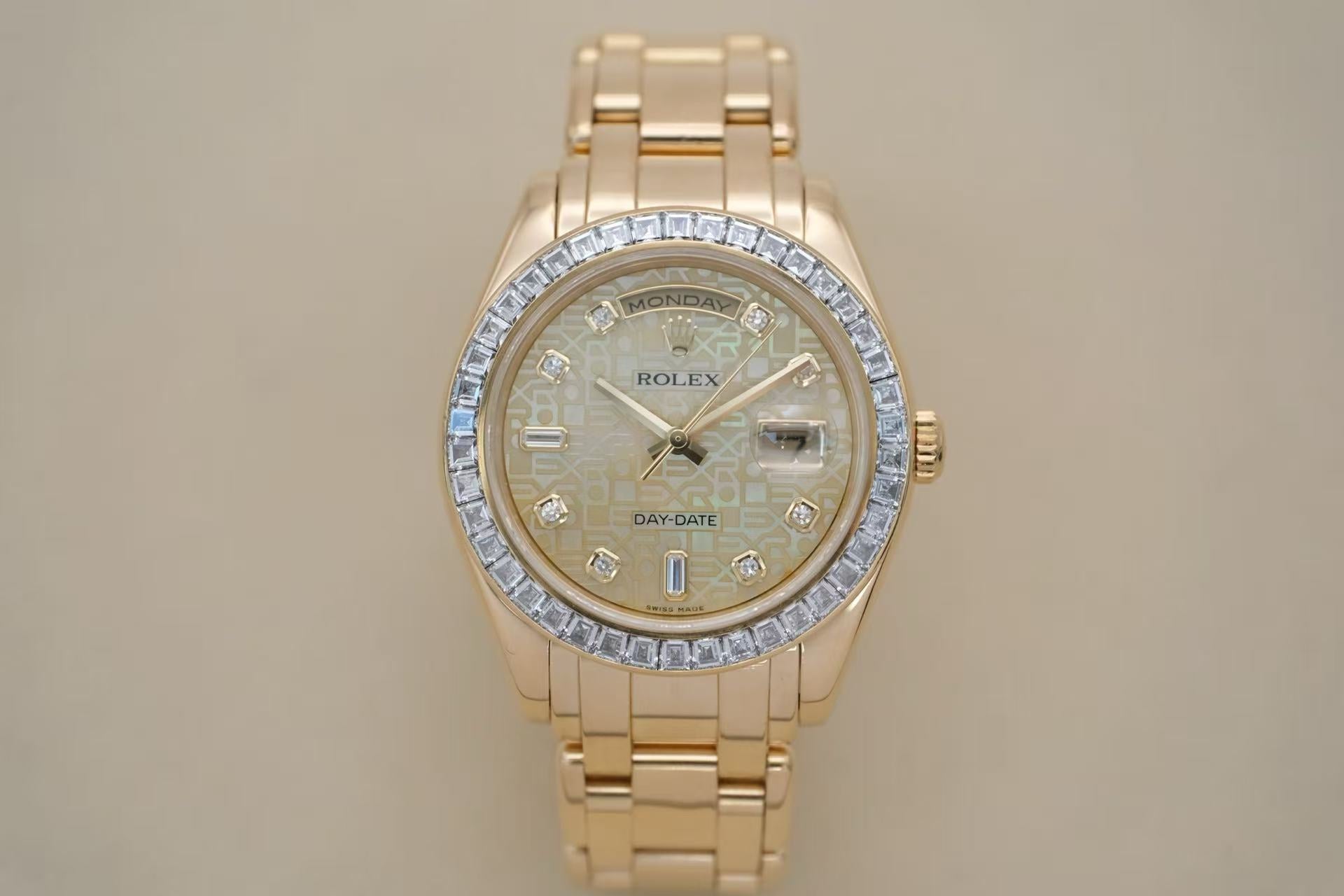 ✦ Rolex Day-Date 18958 39mm 18K Gold Mother-of-Pearl Computer Dial Square Bezel Automatic Mechanical