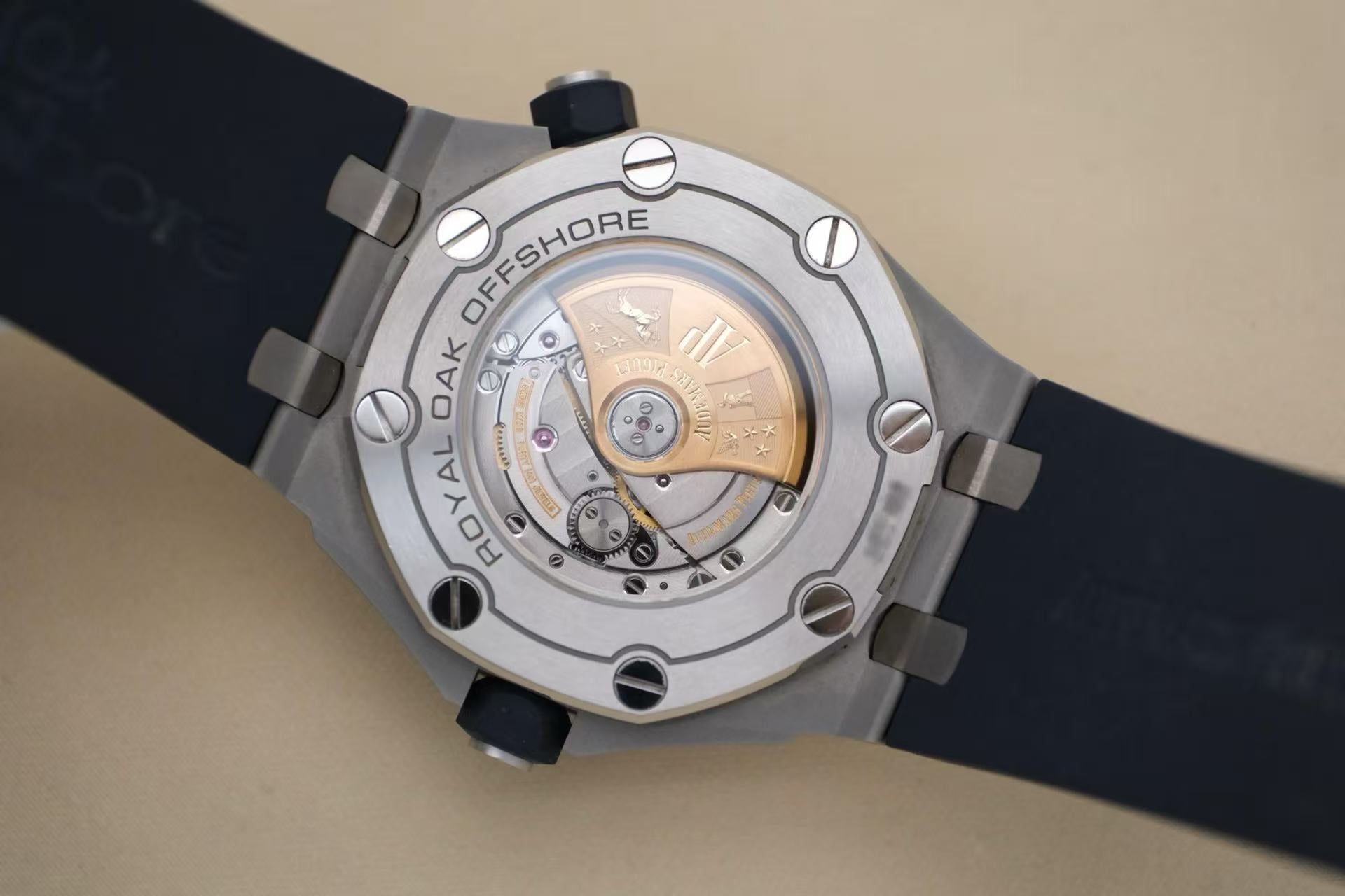 ✦ 爱彼 Audemars Piguet 皇家橡树离岸型 15710ST 42毫米 精钢 白盘 自动机械