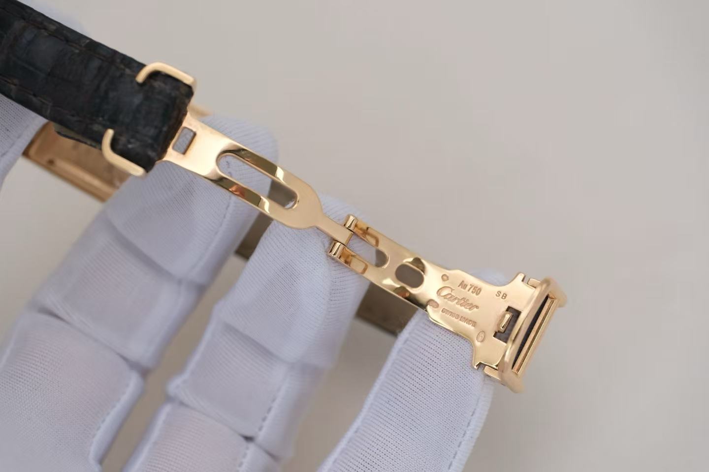 ✦ 卡地亚 Cartier 坦克 WB704751 41.6x22.6毫米 18K玫瑰金 镶钻 自动机械
