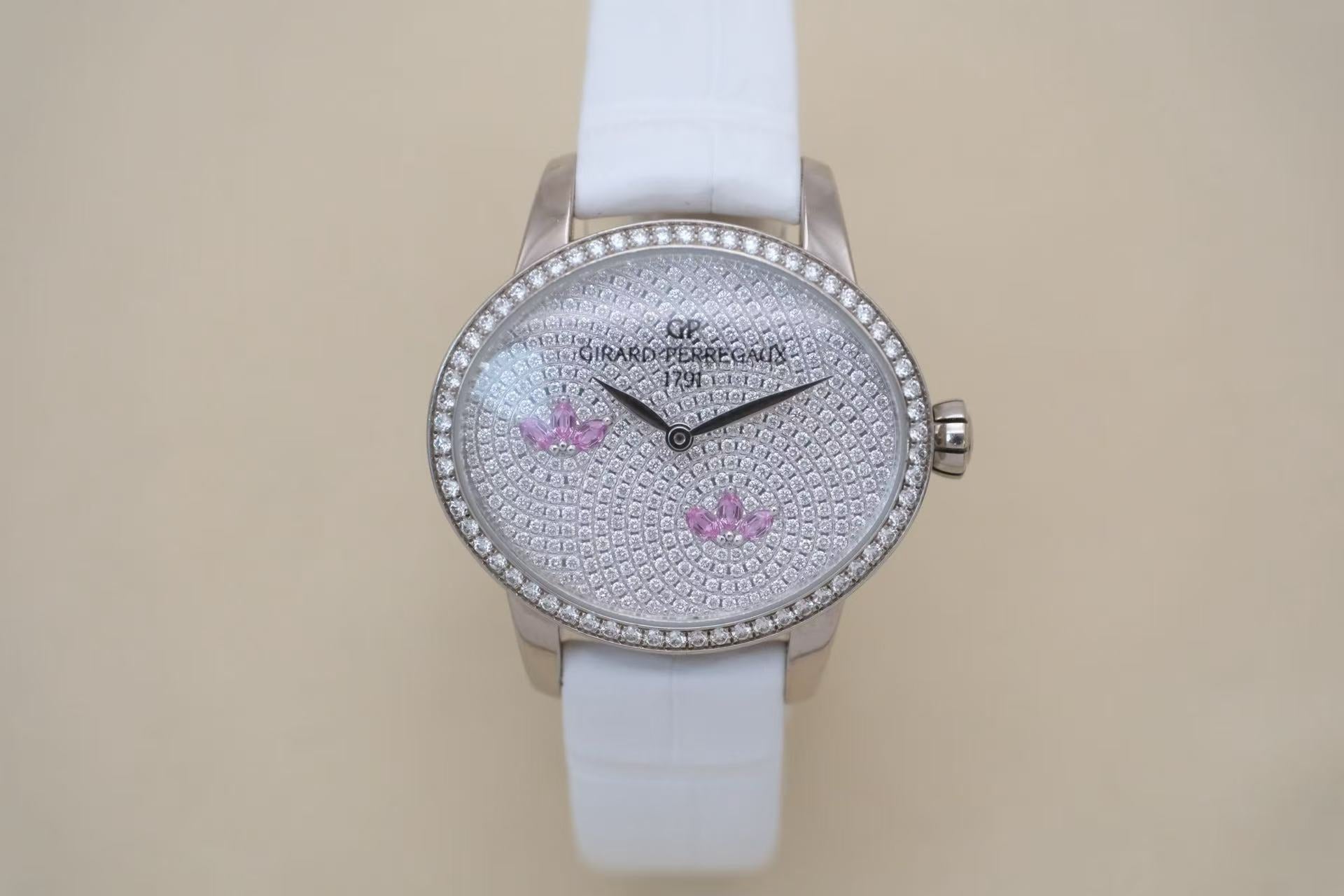 ✦ 芝柏 Girard-Perregaux 猫眼 80489D 35x30毫米 18K白金 满天星镶钻 自动机械