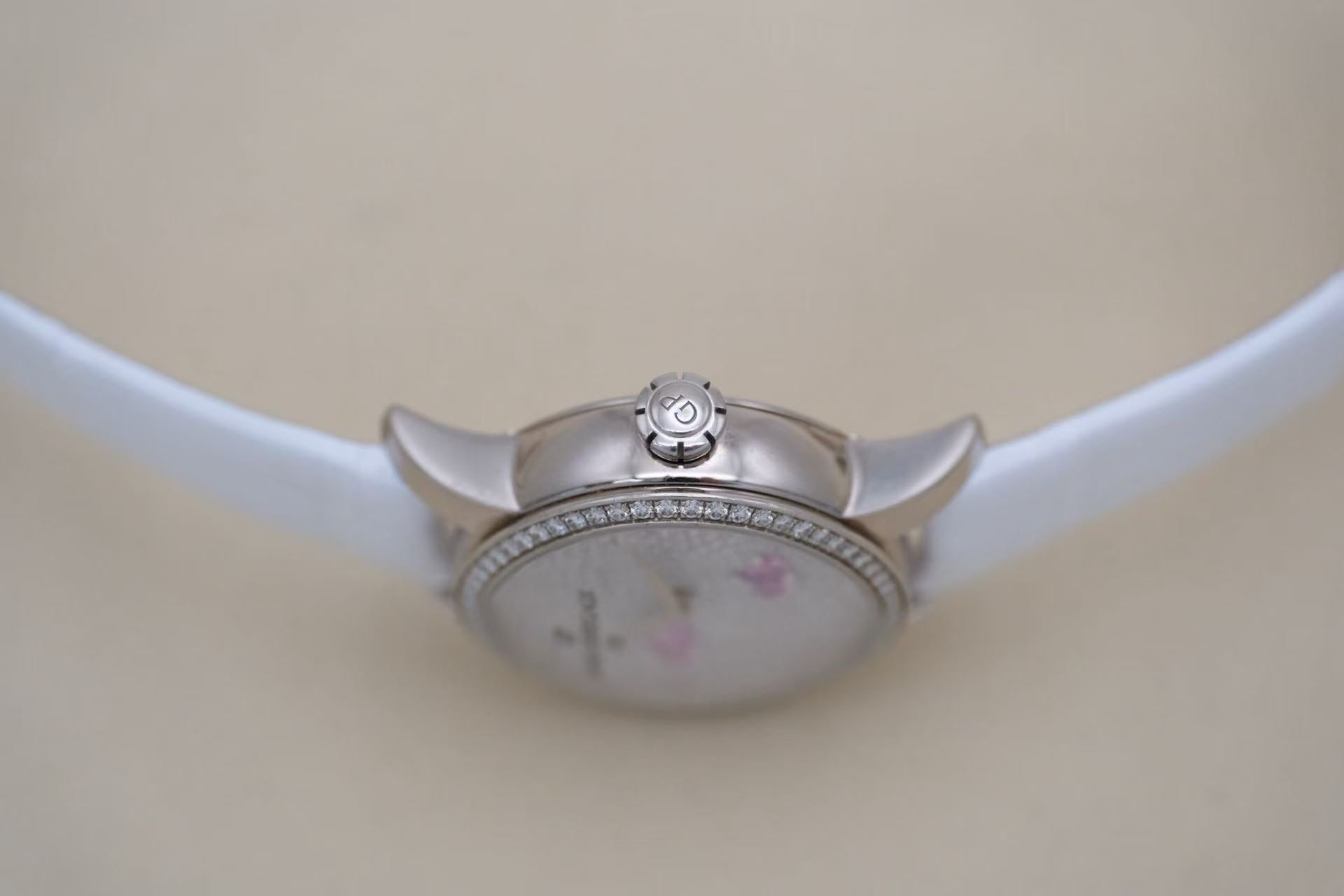 ✦ 芝柏 Girard-Perregaux 猫眼 80489D 35x30毫米 18K白金 满天星镶钻 自动机械