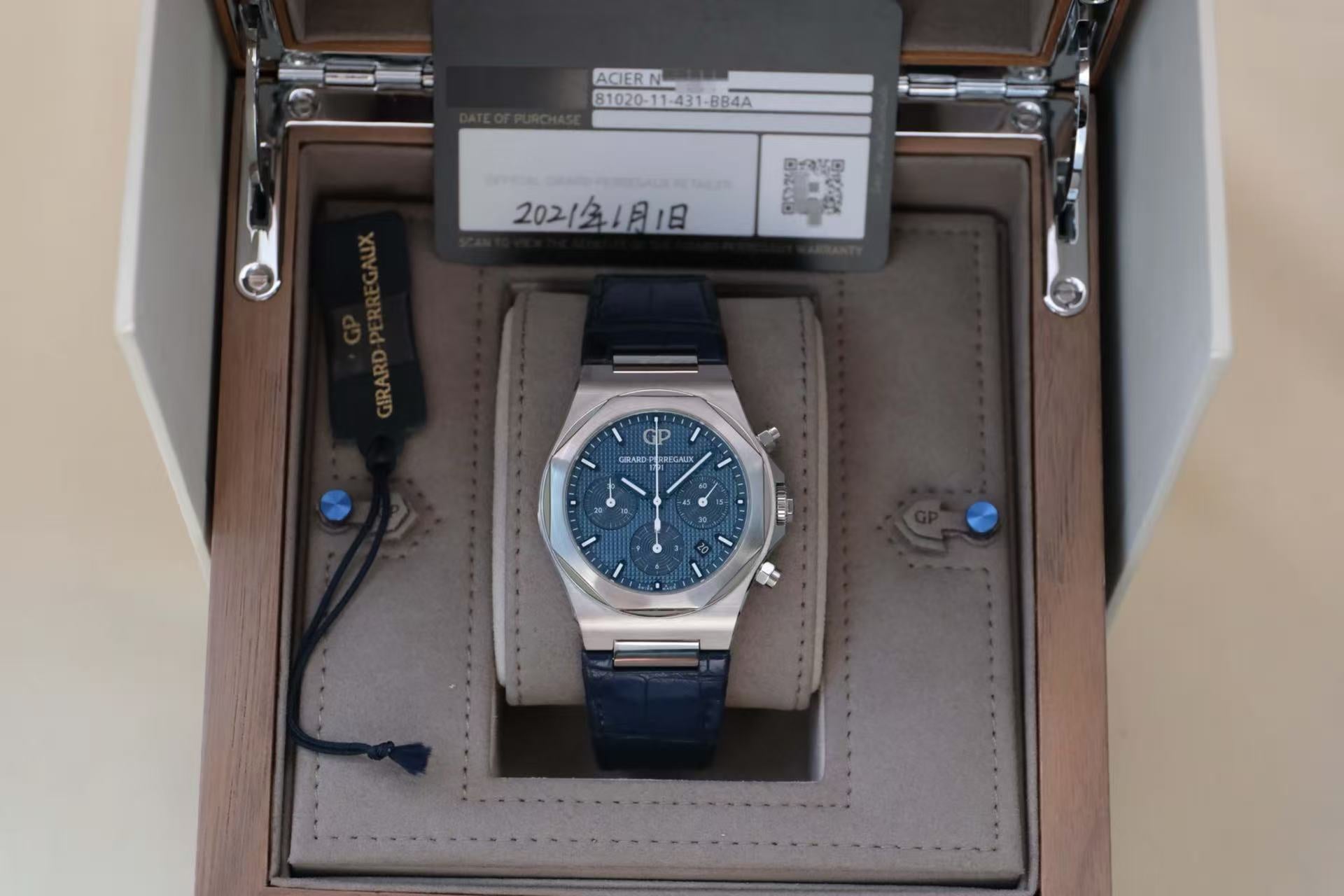 ✦ Girard-Perregaux Laureate Series 81020 42mm Stainless Steel Blue Dial Automatic Mechanical Chronograph