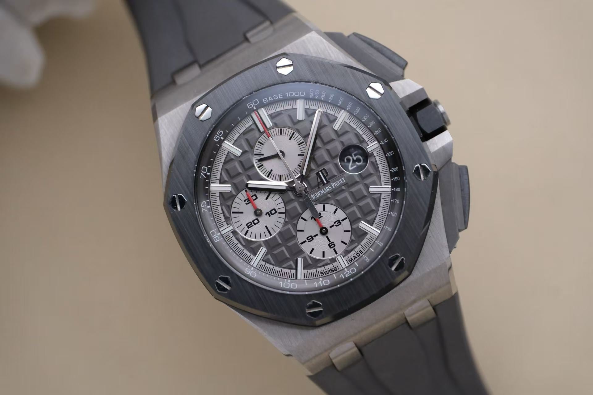 ✦ Audemars Piguet Royal Oak Offshore 26400IO 44mm Titanium Automatic Chronograph