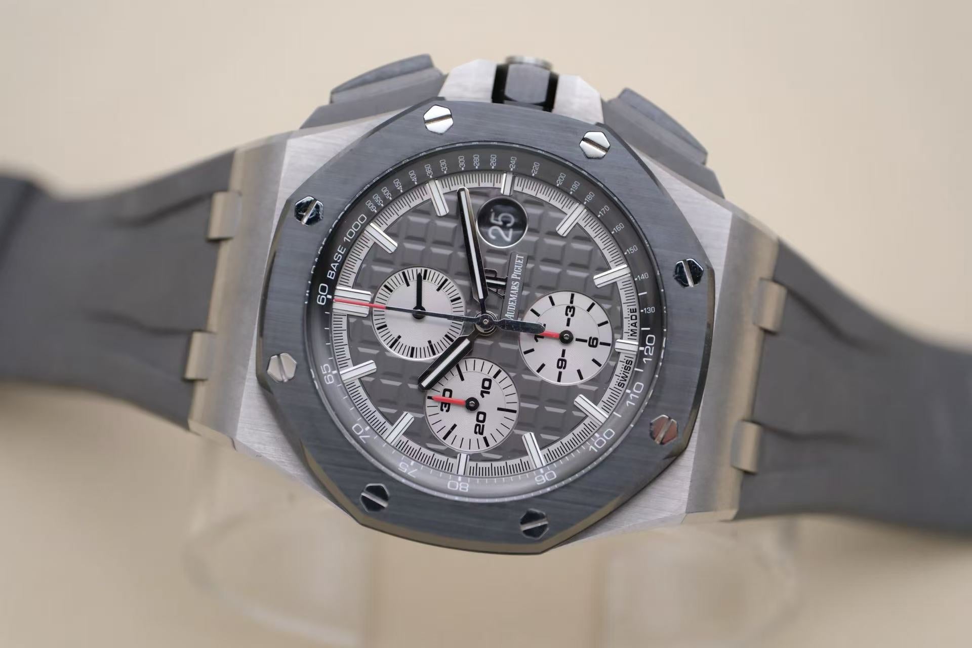 ✦ Audemars Piguet Royal Oak Offshore 26400IO 44mm Titanium Automatic Chronograph