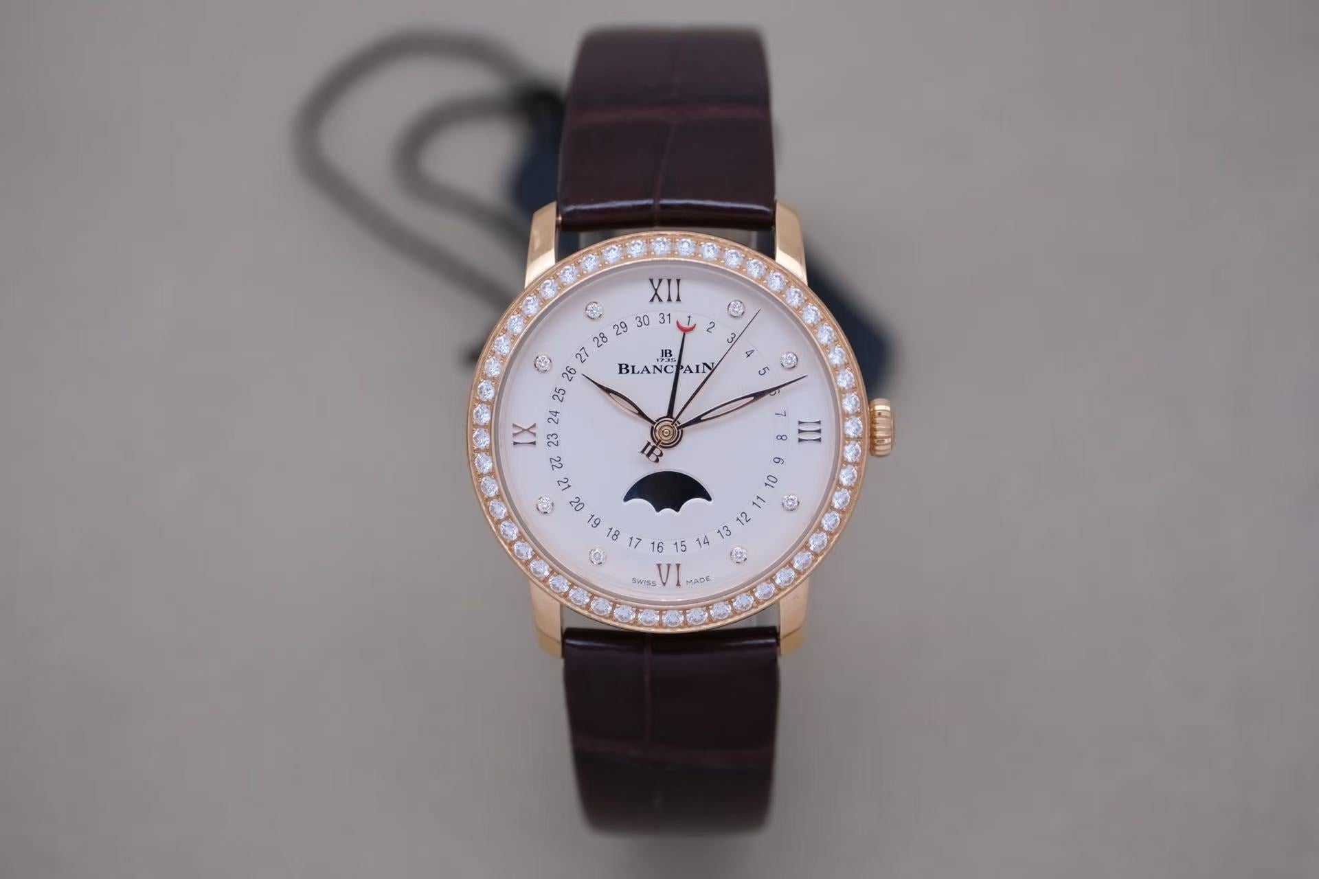 ✦ 宝珀 Blancpain 经典系列 6126 33.2毫米 18K红金 镶钻月相 自动机械