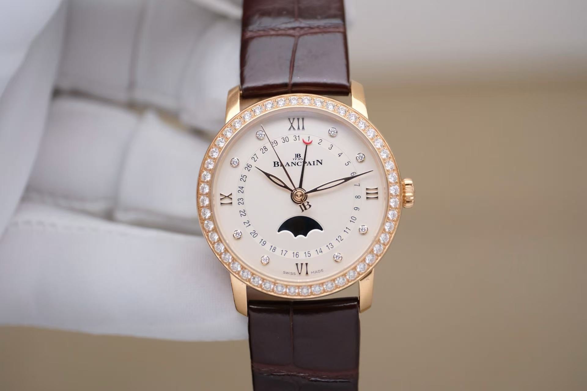 ✦ 宝珀 Blancpain 经典系列 6126 33.2毫米 18K红金 镶钻月相 自动机械