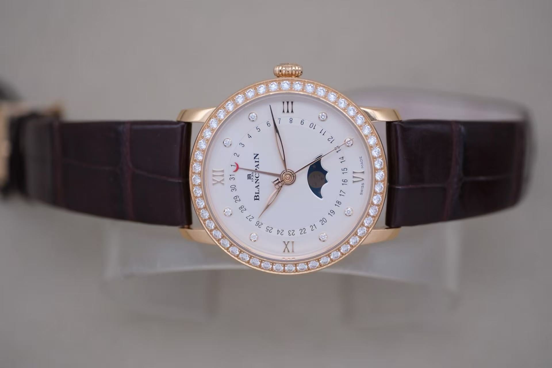 ✦ 宝珀 Blancpain 经典系列 6126 33.2毫米 18K红金 镶钻月相 自动机械