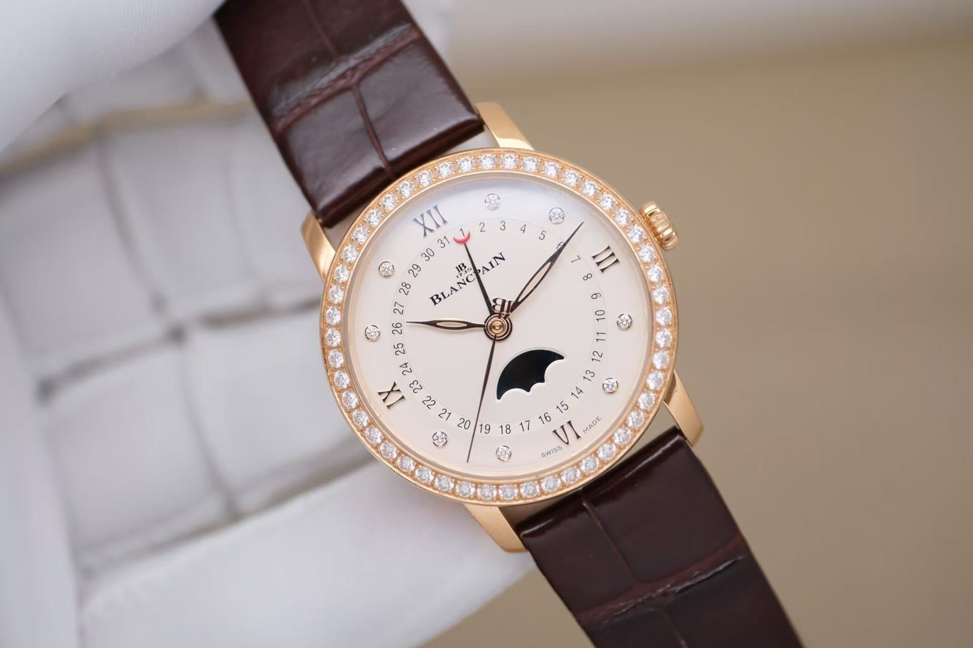 ✦ 宝珀 Blancpain 经典系列 6126 33.2毫米 18K红金 镶钻月相 自动机械