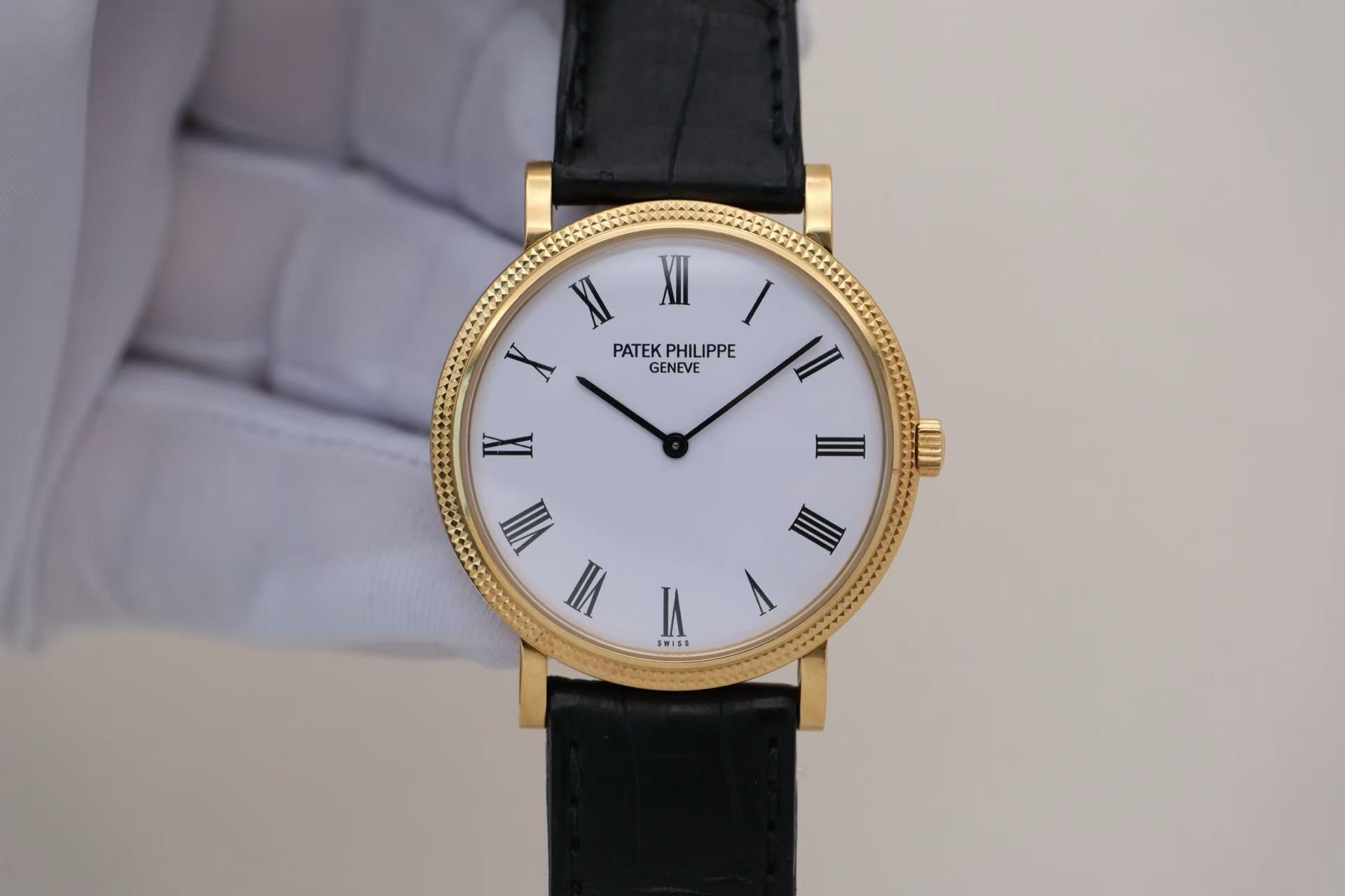 ✦ Patek Philippe Classic Watch 5120J 35mm 18K Gold Clous de Paris Automatic Mechanical Watch