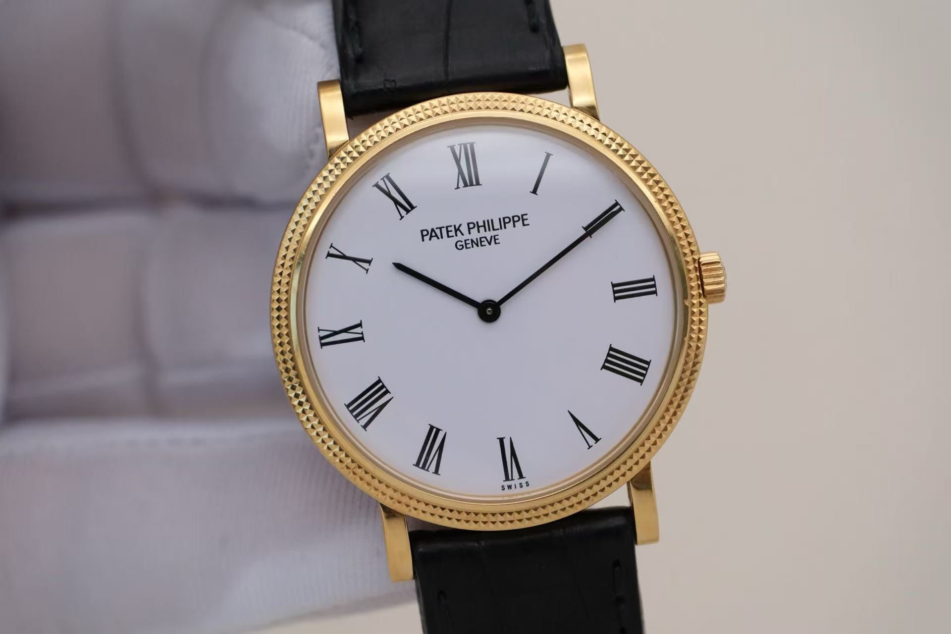 ✦ Patek Philippe Classic Watch 5120J 35mm 18K Gold Clous de Paris Automatic Mechanical Watch