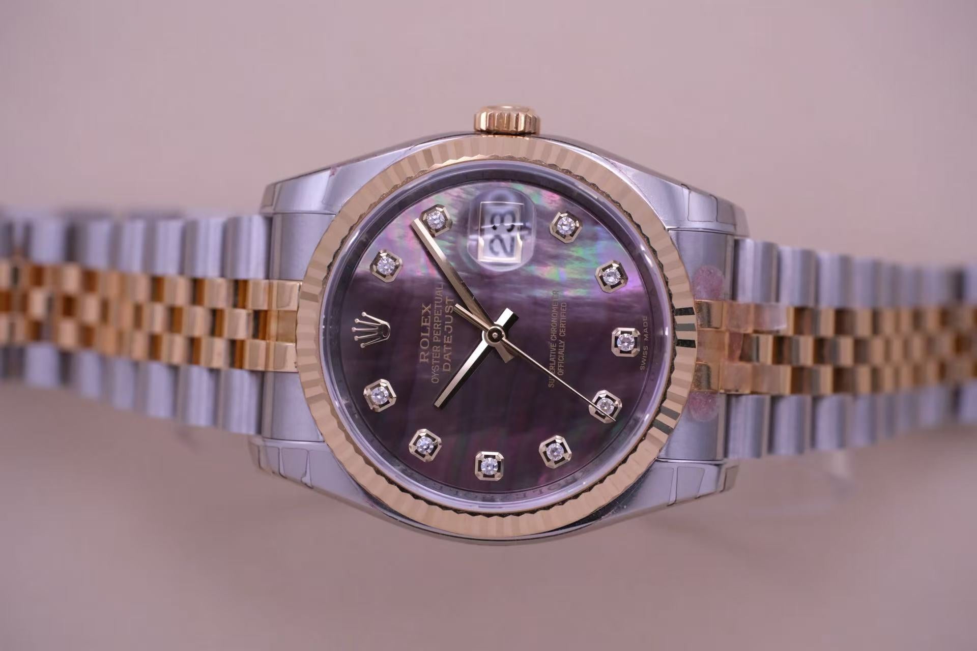 ✦ 劳力士 Rolex 日志型 116233 36毫米 18K黄金间钢 黑贝母盘镶钻 自动机械