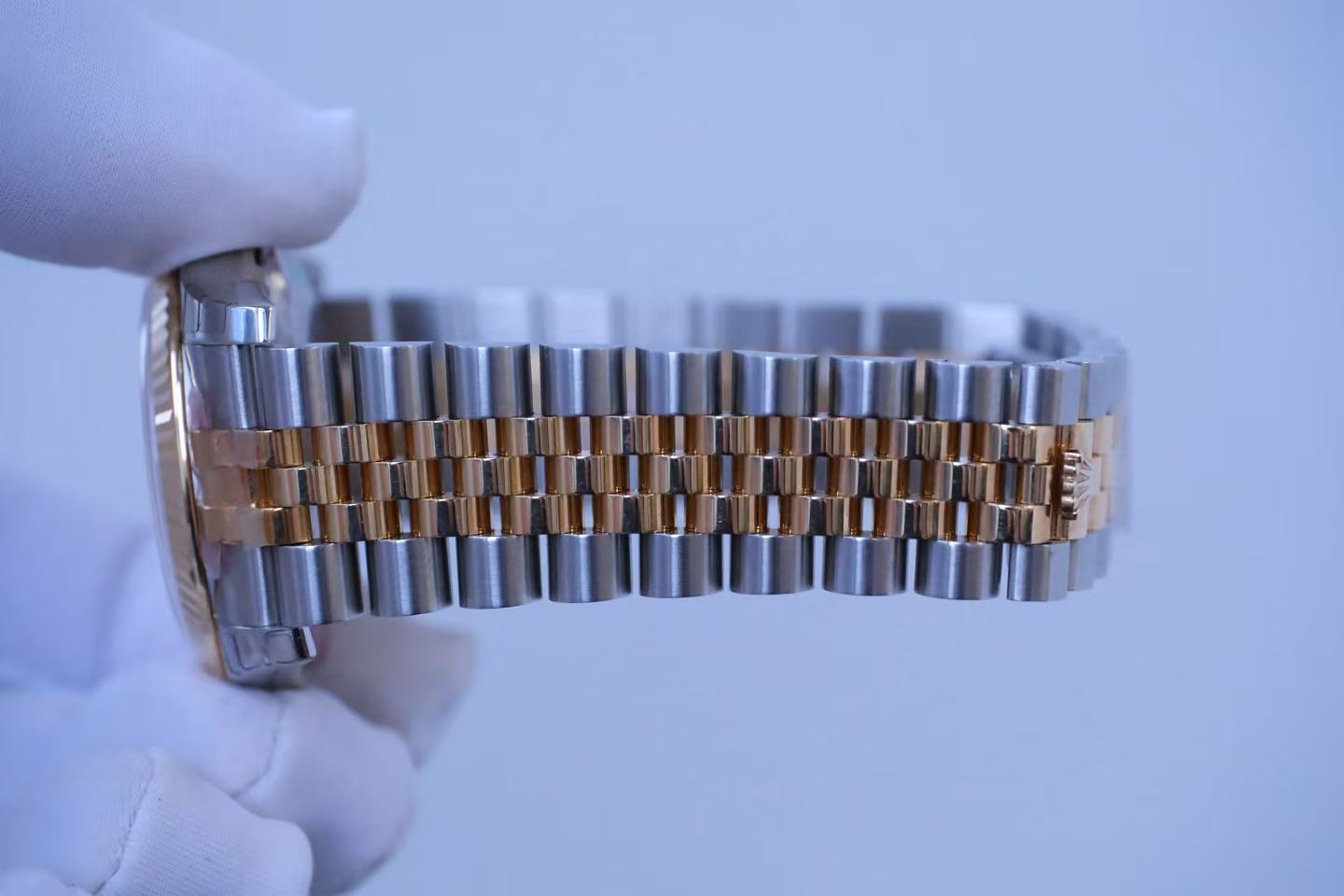 ✦ 劳力士 Rolex 日志型 116233 36毫米 18K黄金间钢 黑贝母盘镶钻 自动机械
