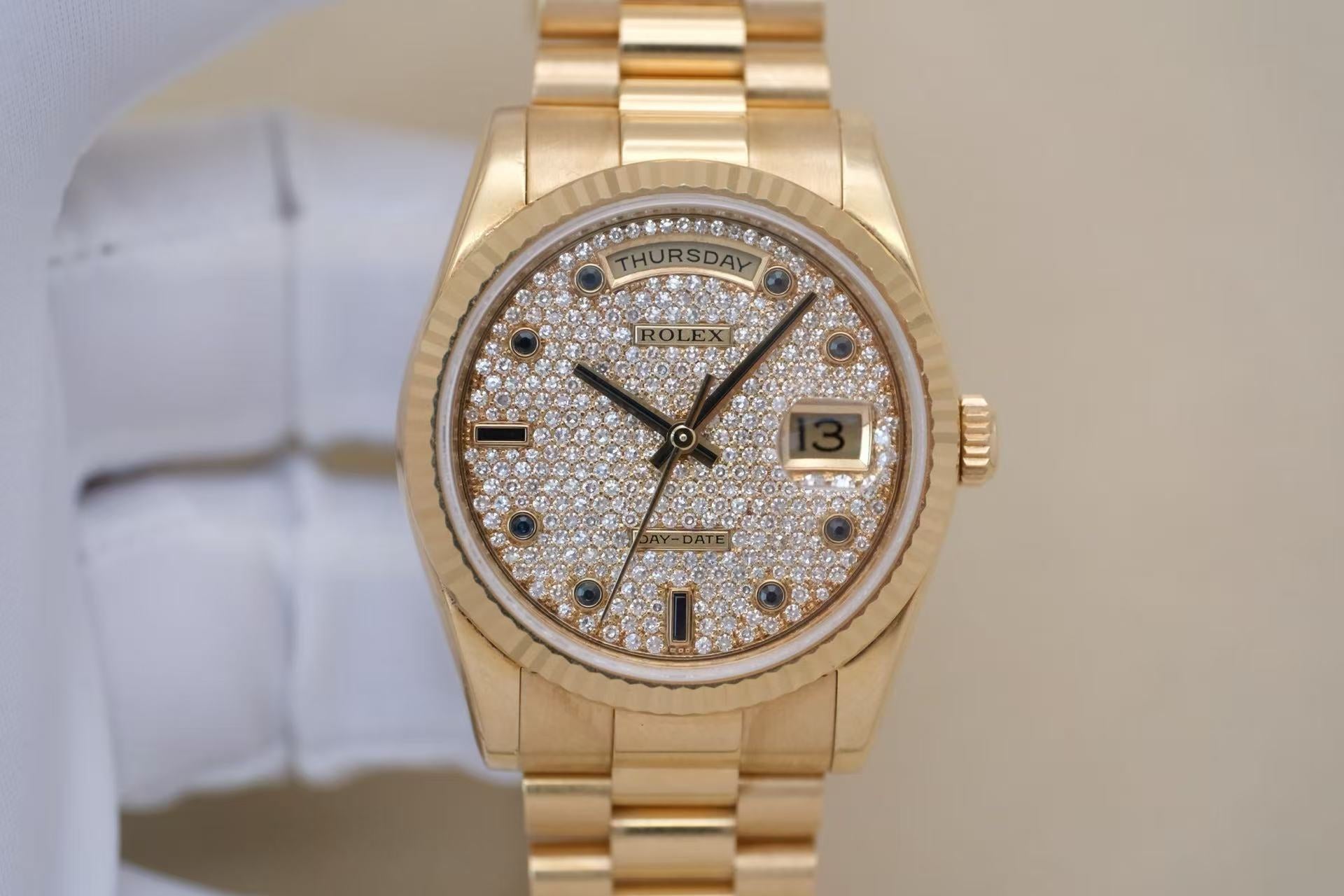 ✦ Rolex Day-Date 36 m118238 18K Gold Rare Crystal with Green and Blue Sapphire Octopus Eye