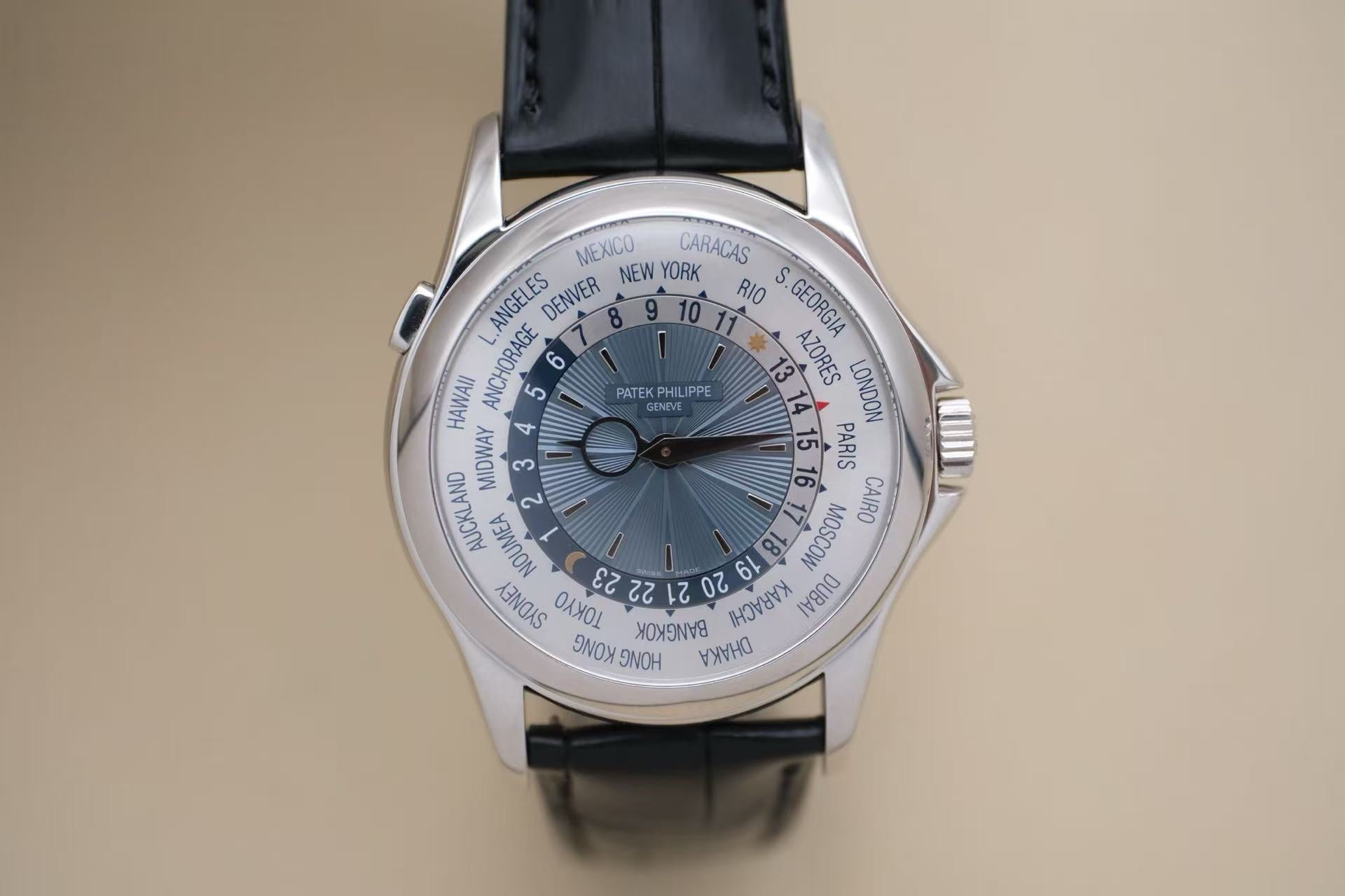✦ Patek Philippe Complications Timepiece 5130P 39.5mm 950 Platinum World Time