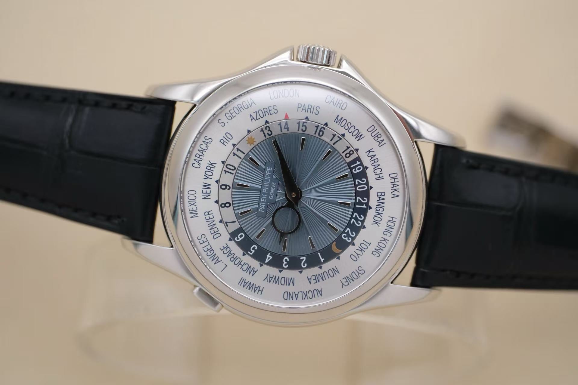 ✦ Patek Philippe Complications Timepiece 5130P 39.5mm 950 Platinum World Time
