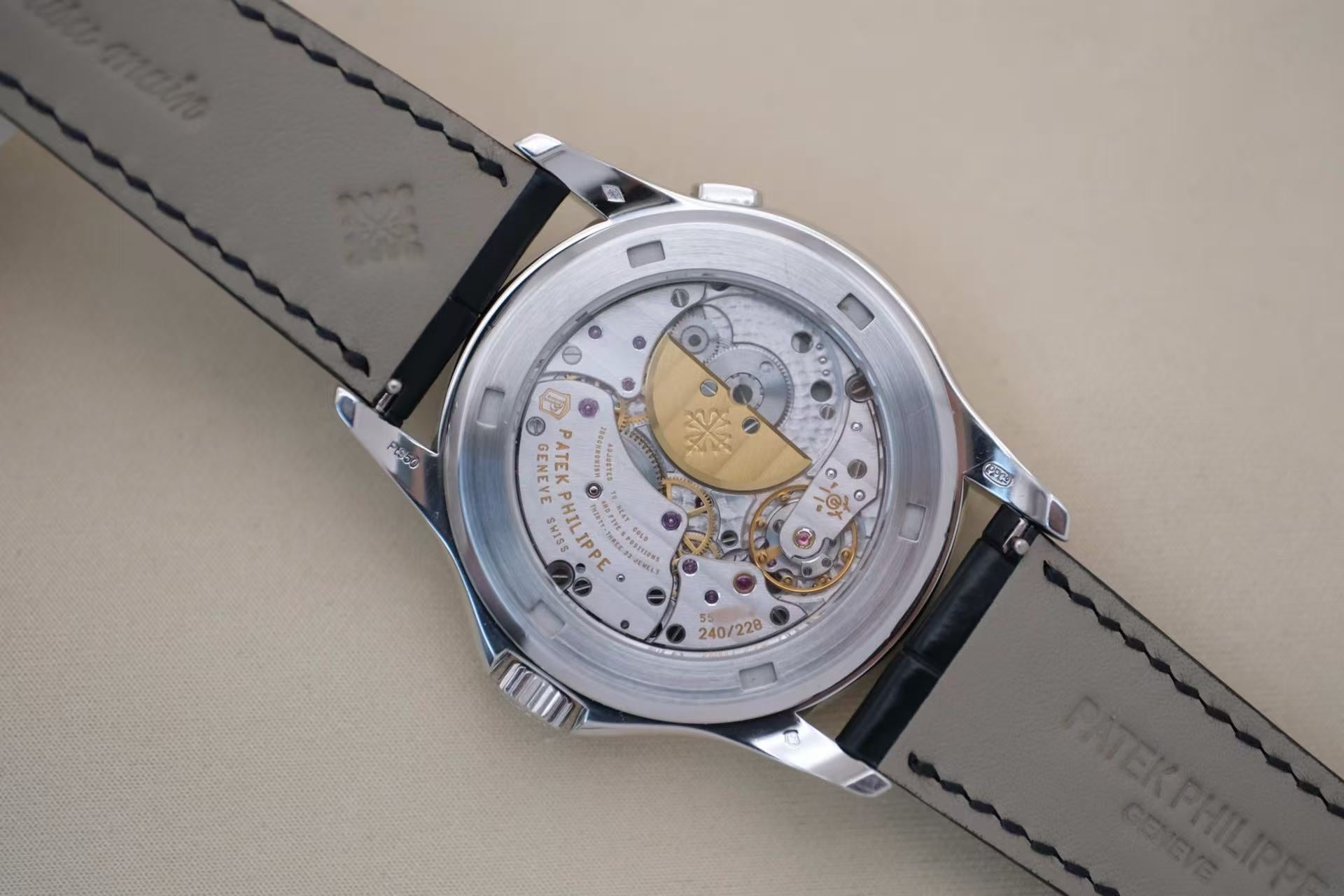 ✦ Patek Philippe Complications Timepiece 5130P 39.5mm 950 Platinum World Time