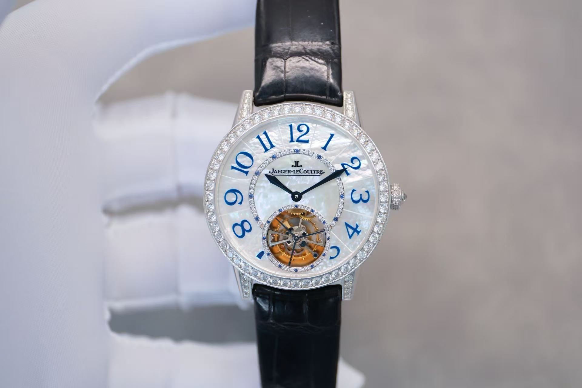 ✦ Jaeger-LeCoultre Rendez-Vous Collection Q3413408 18K White Gold Tourbillon with Full Diamond Mother-of-Pearl Disc