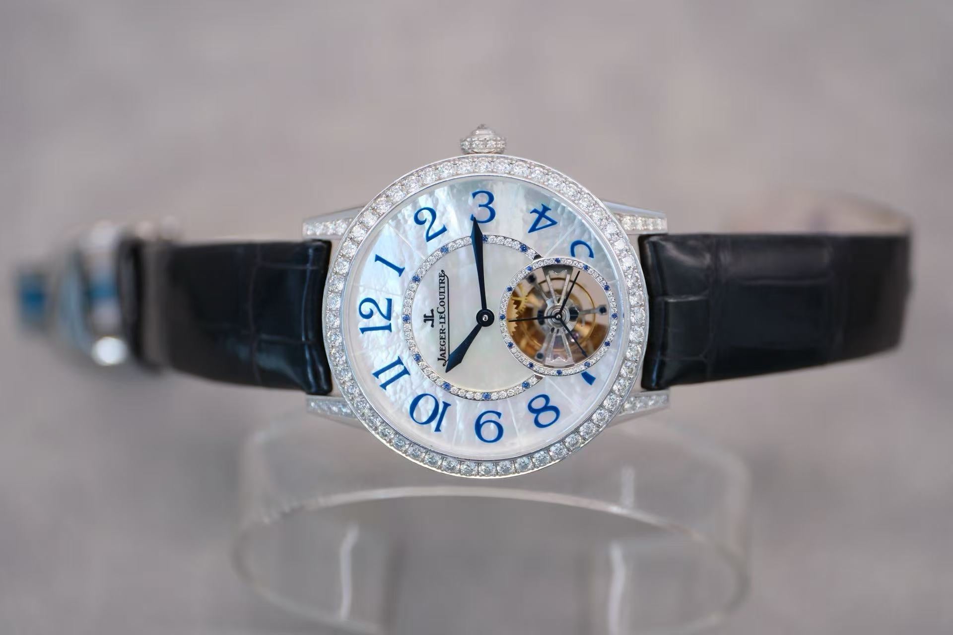 ✦ Jaeger-LeCoultre Rendez-Vous Collection Q3413408 18K White Gold Tourbillon with Full Diamond Mother-of-Pearl Disc