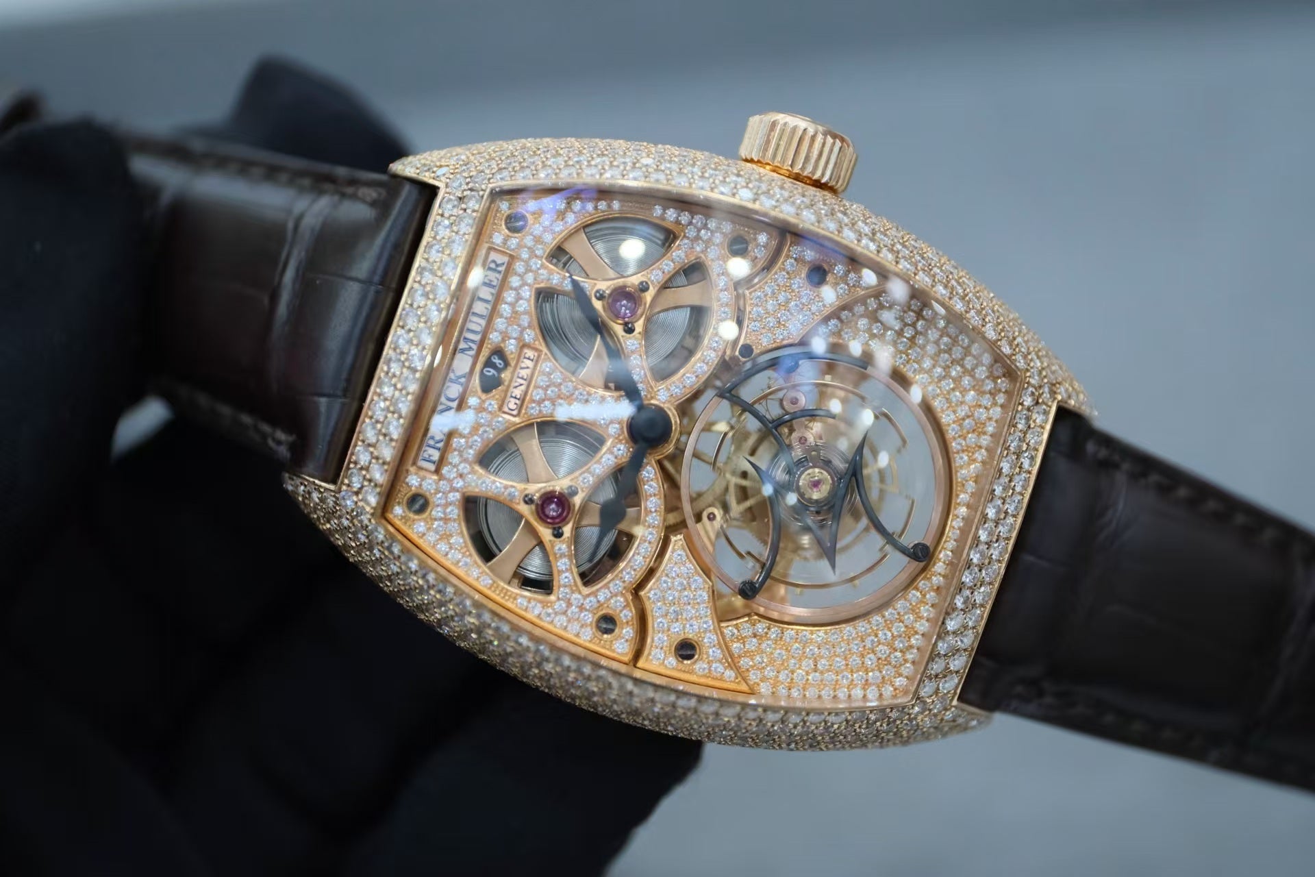 ✦ Franck Muller 8889 18K Rose Gold Full Diamond Tourbillon Manual Mechanical