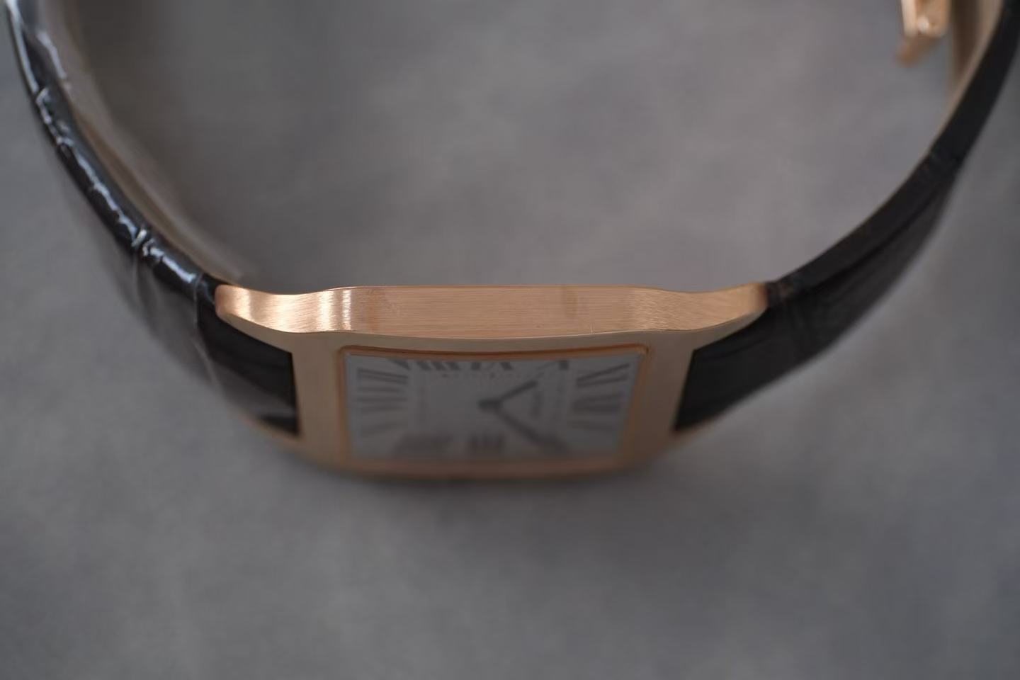 卡地亚 Cartier 山度士系列 W2006951 18K玫瑰金 44.6x34.6毫米 手动机械 库存单表