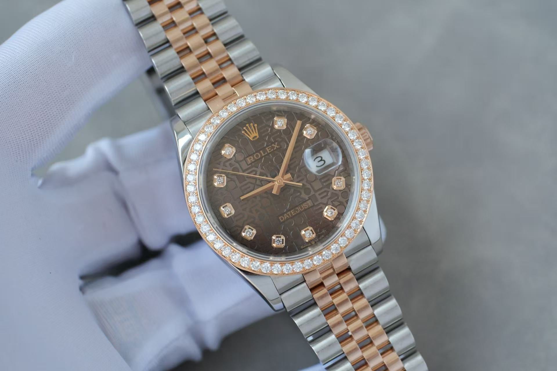 ✦ Rolex Datejust 36mm 126281RBR Rose Gold and Steel Bezel with Diamond Trim, Coffee-Colored Digital Hard Drive, 2020 Complete Set