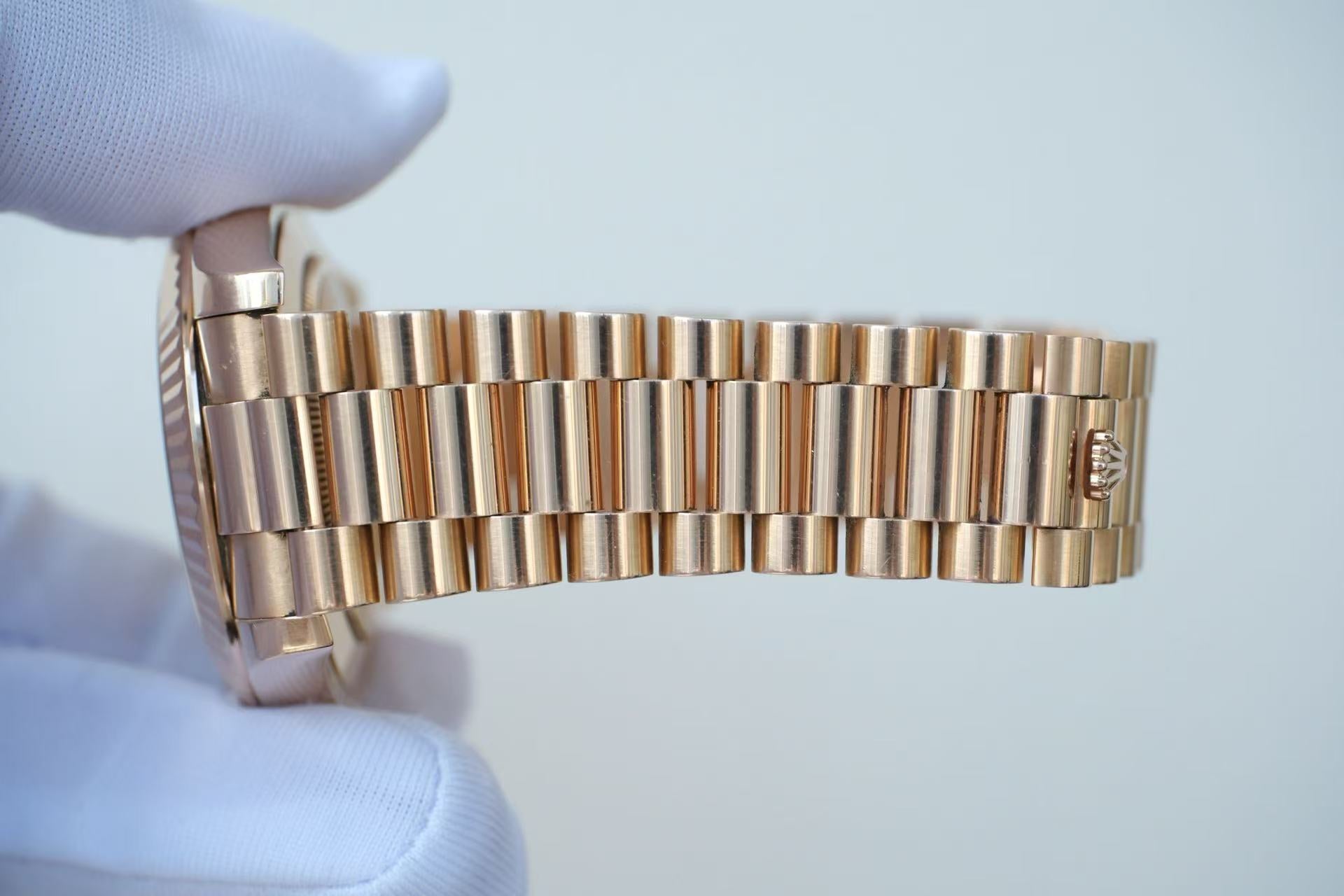 ✦ Rolex Day-Date II 218235 18K Rose Gold Dial with Diamond Engravings, 41mm, Limited Edition Large Diameter Watch