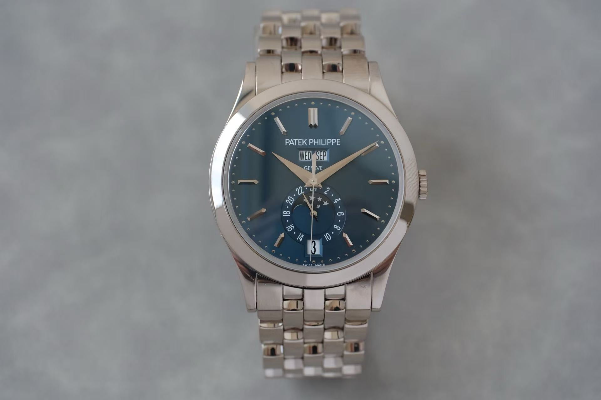 ✦ Patek Philippe Complications 5396/1G-001 38mm 18K White Gold Annual Calendar Watch with Blue Dial