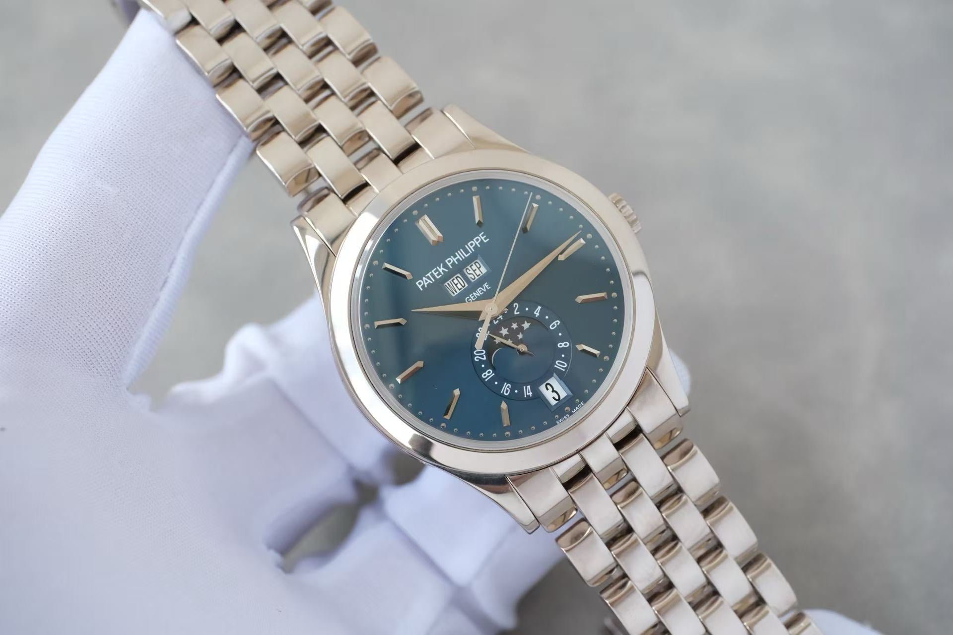 ✦ Patek Philippe Complications 5396/1G-001 38mm 18K White Gold Annual Calendar Watch with Blue Dial